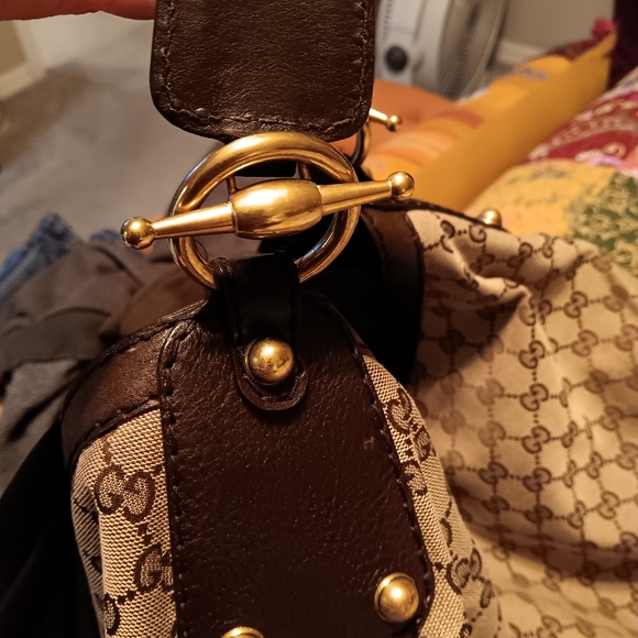 GUCCI LARGE HOBO HANDBAG! - Picture 3 of 16